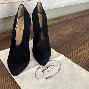 Prada- Calzature Donna Pumps- Size 37.5- Comes with Original Box and 2 Dustbags
